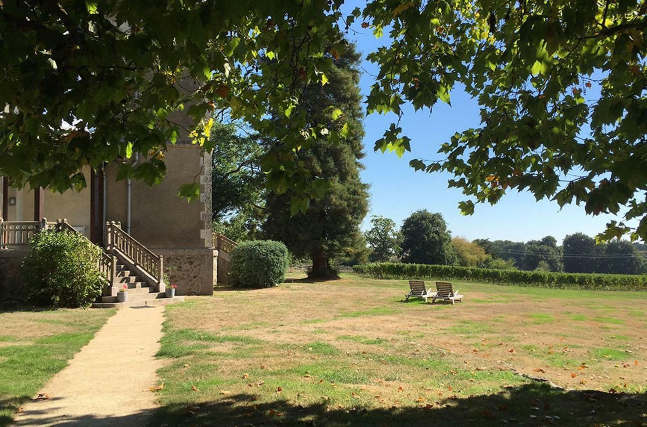 Chateau Breduriere Moutiers-sur-le-Lay Exterior foto